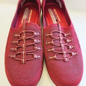 Red Memory Foam Sketchers Sneakers S = 9